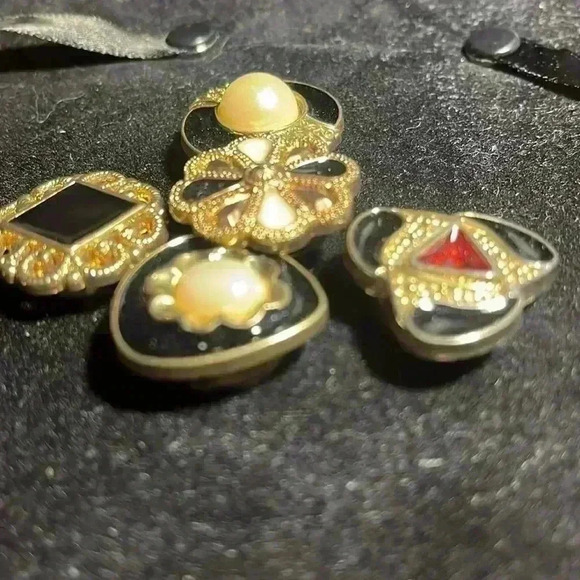 Vintage button covers. Amazing! - Picture 3 of 4